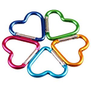 Mosquetón Llaveros Llavero en forma de corazón Favor de fiesta Deportes al aire libre Campamento Snap Clip Gancho Senderismo Aluminio Metal Conveniente herramienta para acampar 100pcs Epacket