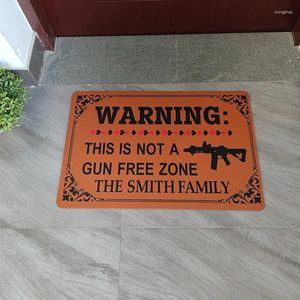 Alfombras Puquilizados personalizados para la puerta de entrada de la estera de bienvenida al aire libre Advertencia de que esta no es una zona libre de armas las alfombras de la familia Smith