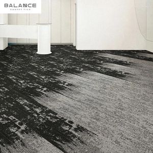 Carpets en gros en gros moderne en PVC soutenu en nylon en nylon petite taille personnalisée full office et gymnase carreaux de moquette