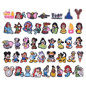 Accessoires de dessin animé Anime Charms Gros souvenirs d'enfance Filles Souris Cadeau drôle Chaussure PVC Décoration Boucle Caoutchouc souple Clog Drop Otlqm