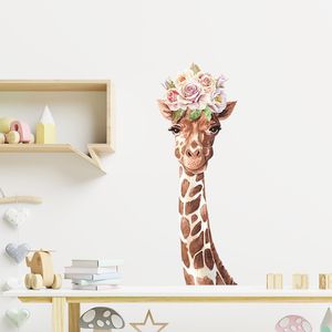 Pegatina de pared de jirafa con flores y corona de dibujos animados, decoración del hogar, arte de sala de estar, vinilo decorativo, calcomanía extraíble, papel tapiz de animales