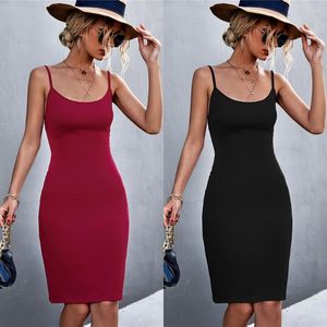 Vestidos casuales 2 colores Mujeres básicas sin espalda Tanques largos apretados Camisole Tank Top Vestido Slip con correa de espagueti Rojo Negro Color sólido