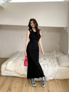 Robes décontractées 2023 printemps été en gilet pour les femmes mode coréenne mince évider irrégulière sangle réservoir longue robe sportive