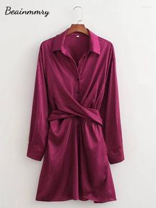 Robes décontractées 2023 Vintage violet foncé Satin robe pour femmes Simple élégant plis mince Midi femme basique Chic à manches longues