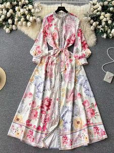Vestidos casuales Otoño Gorgeous Flower Maxi Dress Mujeres Stand Collar Manga larga Un solo pecho Estampado floral Loose A Line Belt Robe