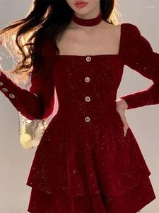 Robes décontractées Automne Hiver Noël Rouge Or Élégant Velours Pour Femmes Frent Vintage Mini Robe Coréenne Mode Fête Y2k Noir
