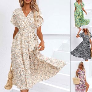 Robes décontractées Bohême Femmes Robe Élégante Imprimé Floral Volants Été Dames Col En V Split Midi Vintage Fête 2023