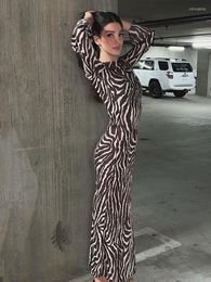 Robes décontractées Brown Zebra Stripes Maxi Robe Femmes Élégant Slim Boho Longueur Cheville Femme Printemps Eté Manches Longues Fête 2023