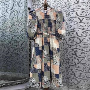 Robes décontractées Robe en coton 2023 Automne Style de mode Femmes Vintage Floral Prints Poitrine élastique Demi-manche Mi-mollet Party Magnifique