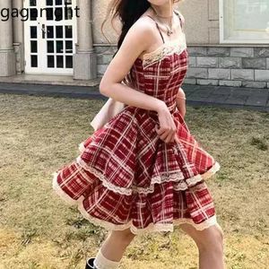 Robes décontractées Gaganight Femmes Red Plaid Lace Stitching Mushing Robe 2024 French Sweet Princess Waistband Short Fluffy