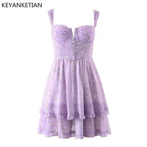 Robes décontractées Keyanketian été violet clair robe à bretelles florale style pastoral pour femmes taille haute péplum mini jupe mince