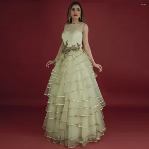 Robes décontractées jaune clair moelleux à plusieurs niveaux organza longue maxi à la fête brillant délicat or appliques a-ligne femmes robe robes de mariée