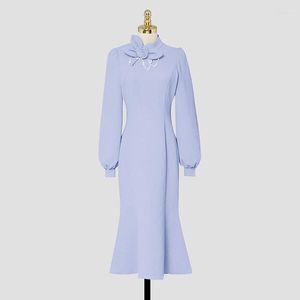 Robes décontractées Linda Della 2023 Designer de mode Femmes Modèles d'été Light Purple Col montant Creux Bow Bubble Sleeve Slim