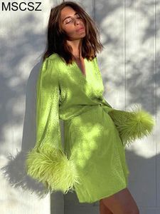 Robes décontractées Robe à manches longues Léopard Mini robe femmes élégantes robes de soirée courtes avec plumes vert rose robes d'anniversaire 230313
