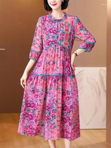 Robes décontractées Robe de femme de soie de soie 2024 printemps / été maman de mode haut de gamme lâche floral imprimé élégant grande taille Z4526