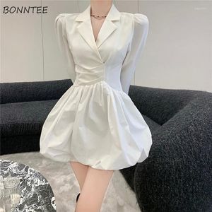 Vestidos casuales Vestido de manga de soplo Mujeres Diseño de moda con muescas Sólido Estilo coreano Oficina Señora Elegante Túnica All-Match Acogedor Mini Vestido