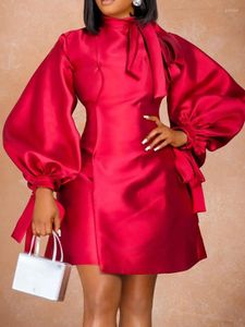 Robes décontractées Femmes rouges Robe de soirée élégante coupe d'été et manches lanternes évasées mini robes femmes solide arc sortant ceintures événement grande taille