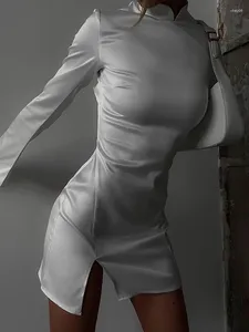 Vestidos casuales Retro elegante blanco satinado manga larga medio cuello alto mujeres espalda abierta cremallera negro dividido delgado bata femenina vestidos