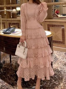 Vestidos informales de pasarela, Vestido de pastel dulce con bordado Floral Vintage francés para mujer, Vestido de fiesta elegante de retazos de malla de cintura alta con cuello redondo