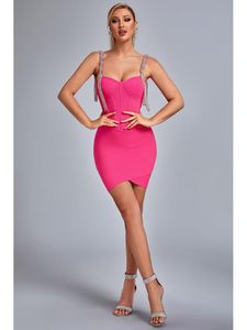 Vestidos casuales Sexy sin mangas Diamond Tassel Rose Red Mini Bandage Dress Mujeres Spaghetti Strap Bodycon Celebrity Party Club DresCasual