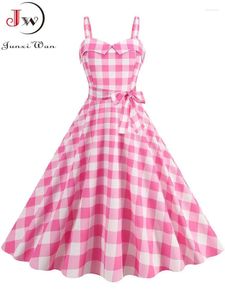 Robes décontractées Spaghetti Sangle Rose Robe à carreaux Femmes Été Élégant Vintage 50s Rockabilly Swing Party 2024