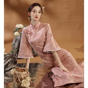 Robes décontractées printemps 2023 rose Cheongsam daim tempérament fleurs haut de gamme pour les femmes Style chinois robe de soirée trois quarts vêtements