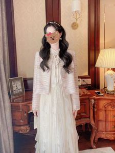 Robes décontractées tempérament commut le corps en forme de poire douce portant le style français petite robe en mousseline de mousseline blanche parfumée set pour