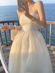 Robes décontractées en maille blanche douce fée élégante longue pour les femmes 2023 robe de sangle sexy