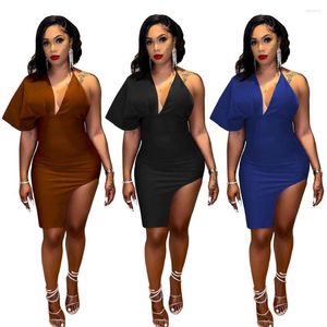 Vestidos casuales Venta al por mayor Midi Dress 2023 Moda Sexy Bodycon Suspender Verano Personalizado Slack Back Escote en V Manga única Hendidura Señoras