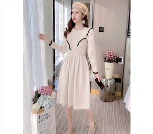 Robes décontractées hiver tricot S femmes à manches longues Corée Style Design Vintage plis une ligne O cou Elegan robe Vestido