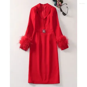 Robes décontractées femme fashion rouge baissement collier moelleux poignées poignées à la longueur du genou
