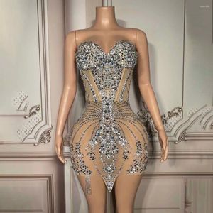 Robes décontractées Femmes Luxury Sexy Mesh Crystal Diamond Robe Costume Costume Costume de la scène