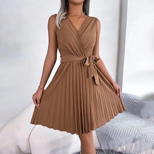 Robes décontractées femmes solide plage style robe d'été col en V sans manches plissée ourlet robe ceinture taille fête de mariage demoiselle d'honneur