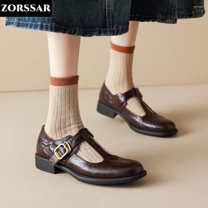 Zapatos informales 2024 Diseñador Femenino T Carrera De Cuero Doble Hebilla Retro Mary Jane Flats Flats Spring Spring Autumn