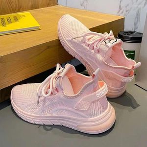 Baskets de sport respirantes de Style coréen pour femmes, chaussures décontractées, couleur unie, maille d'air, printemps 2024