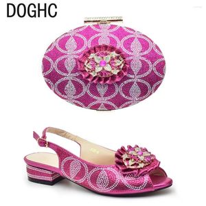 Zapatos informales, conjunto de zapatos y bolsos africanos decorados con diamantes de imitación italianos a juego para boda de talla grande de lujo