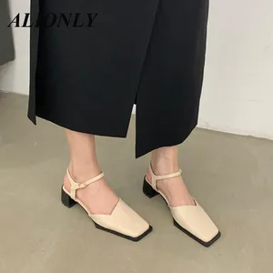 Chaussures décontractées Alionly Women Fashion Peep Toe noir Black High Quality Anti-Skid Beach Sandales Lady Yellow Crystal Summer Home