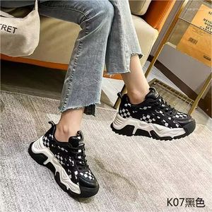 Chaussures décontractées Mode Tennis High Top Sneakers Femmes Lace Up Breathable Running Automne Plateforme Girls Vulcanisé Tenis de Mujer