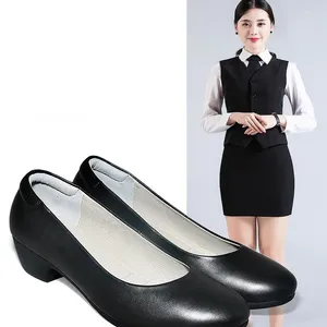 Zapatos informales Trabajo de vuelo Trabajo para mujeres Coras suaves y suaves Tallones negros Middle Airline aerolíneas