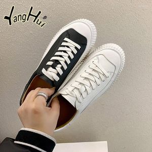 Zapatos casuales de alta calidad pequeñas zapatillas blancas en primavera y otoño 2024 Fashion Soses gruesas para deportes simples de las mujeres