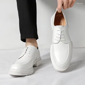 Chaussures décontractées Hight Quality 2024 S / A de style britannique Cuir pour hommes de mariée blanche solide pour hommes Black Hombre Business