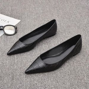 Zapatos informales Damas 31-45 Microfibra Slip-ons Black Pointy Toe Light Trabajo para mujeres Promoción 2024 Simples Flats Summer Outdoor Cute