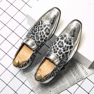 Zapatos casuales mocasines hombres dorados plateado leopardo estampado para hombres oxfords negocios boded mocasins formal