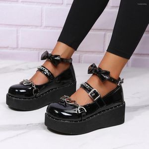 Chaussures occasionnelles Aime Chaîne décorée Vintage Mary Jane Plateforme de rivet pour femmes Lolita Ankle Wrap Buckle Bow Uniforme JK Student Oxford