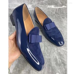 Chaussures décontractées luxe Bright Blue en cuir foncé des hommes en daim en daim avec un bec slip sur robe