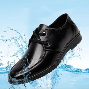 Zapatos casuales hombres moda impermeable cocinero negro de cuero suave el zapatilla de trabajador de la cocina zapatillas sin deslizamiento de chef calzado de trabajo transpirable zapatillas