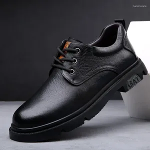 Chaussures décontractées Men Flat Lace Up Oxfords Black Spring Automne respirant la mode en cuir authentique marche grande taille 48