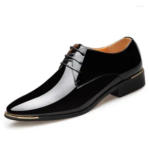 Chaussures décontractées pour hommes Point Business Fashion Bright Patent Cuir Formal Noir pour hommes Size38-48