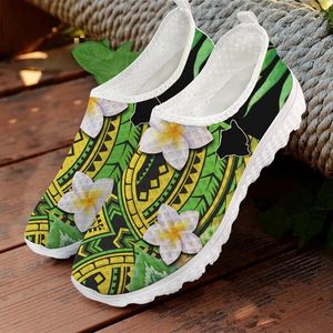Zapatos casuales amamantando para mujeres polinesia tradicional mocasés tribales mujer deslizamiento de zapatillas de malla zapatillas de verano deportes deportes