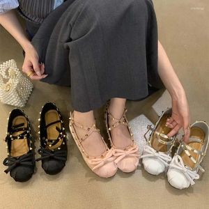 Chaussures décontractées Silver Women Classic Bowtie Rivet Satin Silk Ballet Flat Toe Round Flats Cross Boucle Modies Softs Mandis